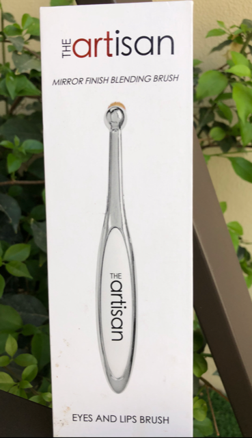 The Artisan Mirror Finish Blending Brush- Eyes & Lips Brush