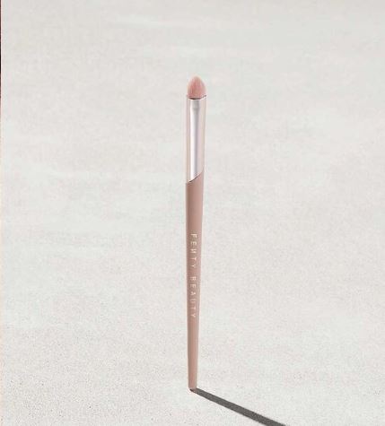 Fenty Beauty PRECISE DEFINITION EYESHADOW BRUSH 220